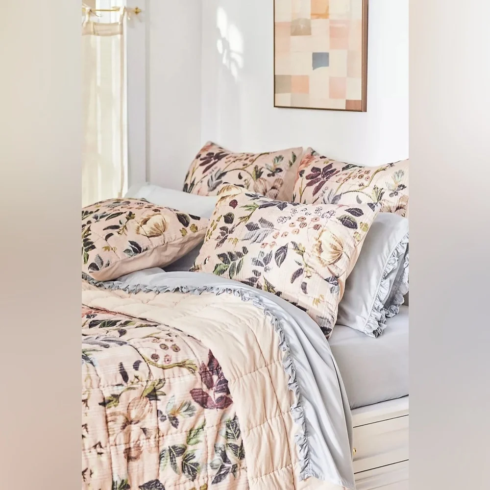 Anthro SEREN VELVET FLORAL QUILT Style No.  4540I080AA Mauve California King